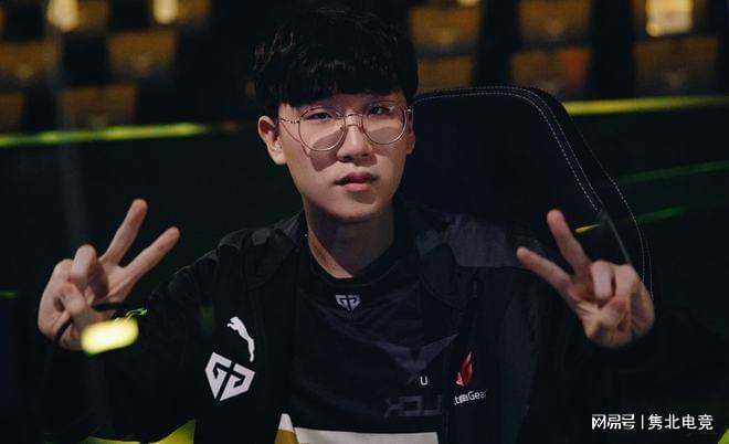 偶像化趋势 偶像化趋势