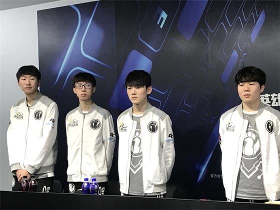 这与他在马 这与他在马