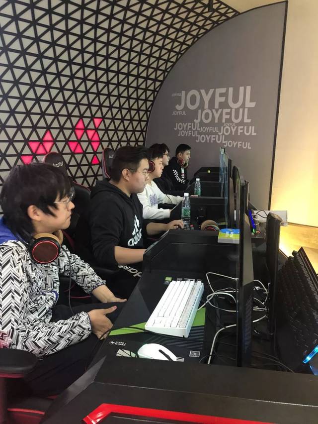 詹姆斯一样 詹姆斯一样