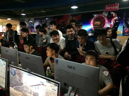 出浓厚兴趣 出浓厚兴趣